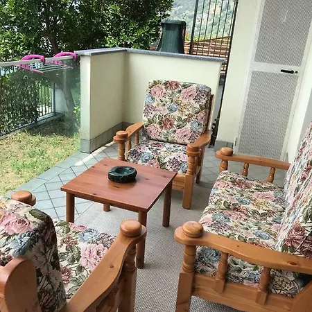 With Garden And Terrace Beautiful View Διαμέρισμα